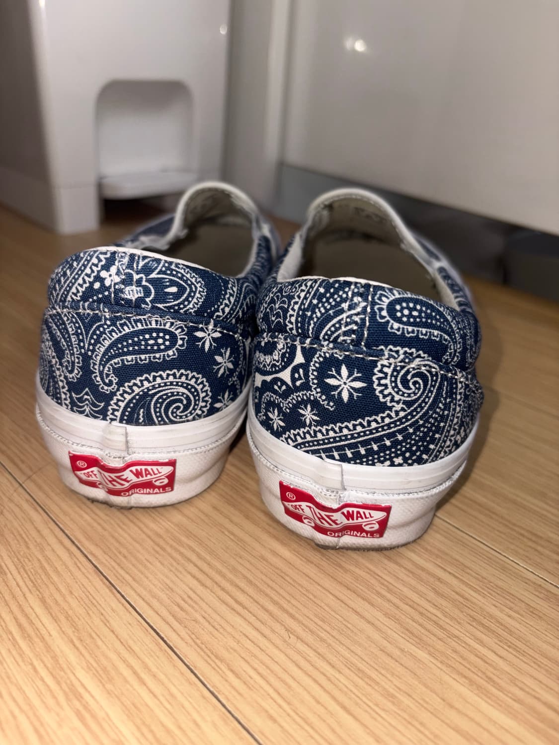 반스 볼트x키스 10주년 클래식 슬립온 LX 페이즐리 245mm 상품이미지4