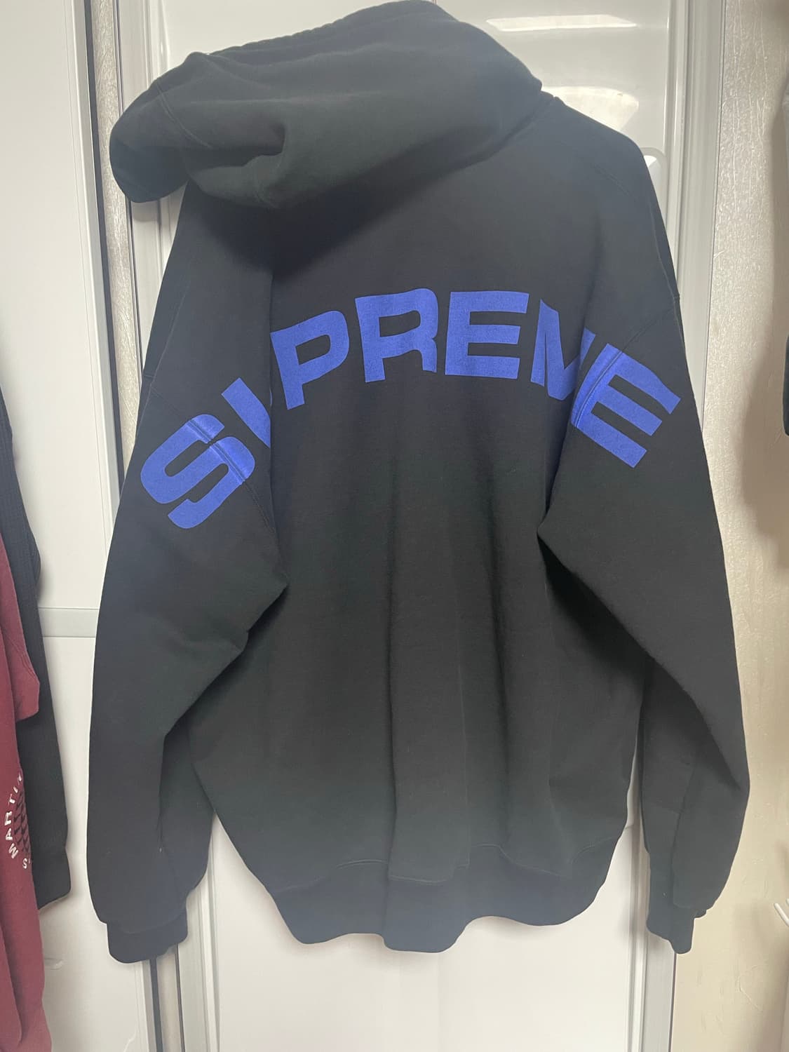 슈프림 x 데미안 허스트 집업 후드 스웨트셔츠 블랙 - 25SS 상품이미지4