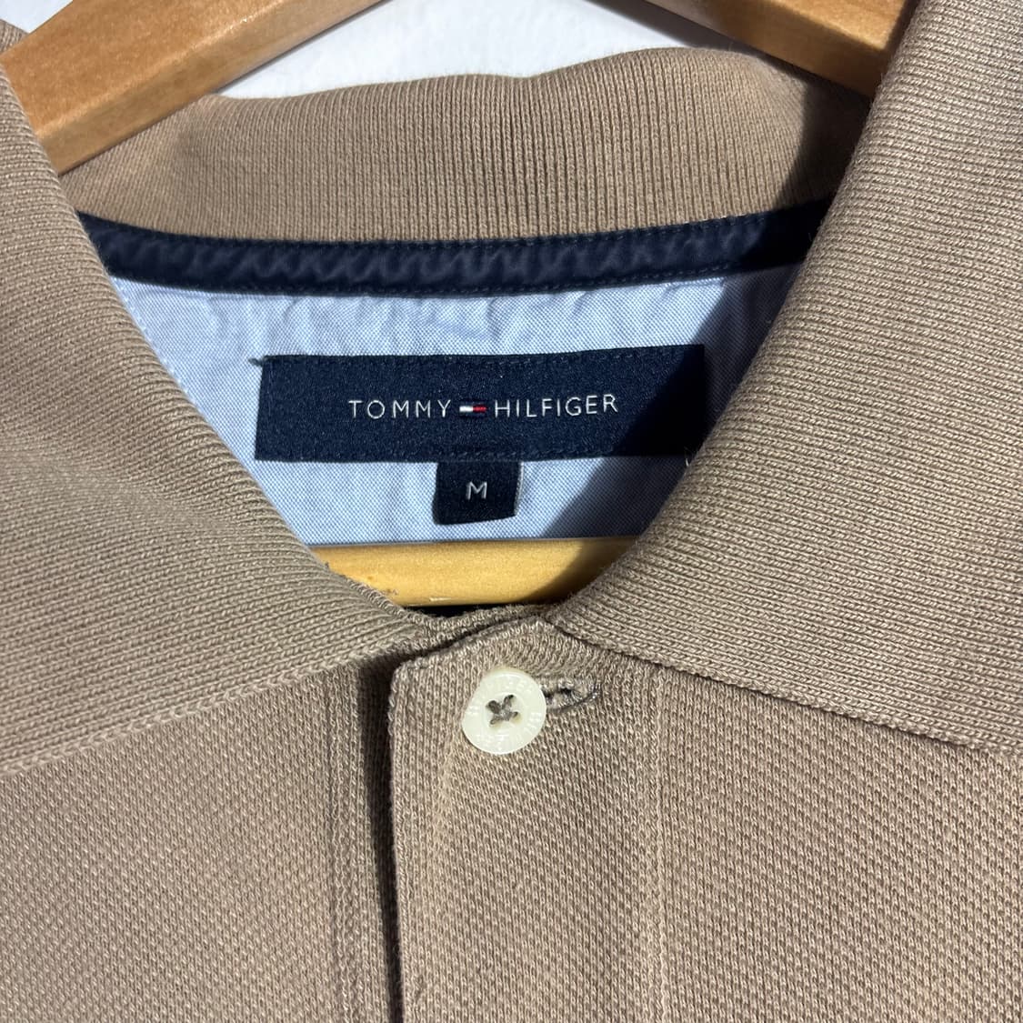 타미힐피거 베이지 반팔 카라티 (무료배송) 상품이미지3