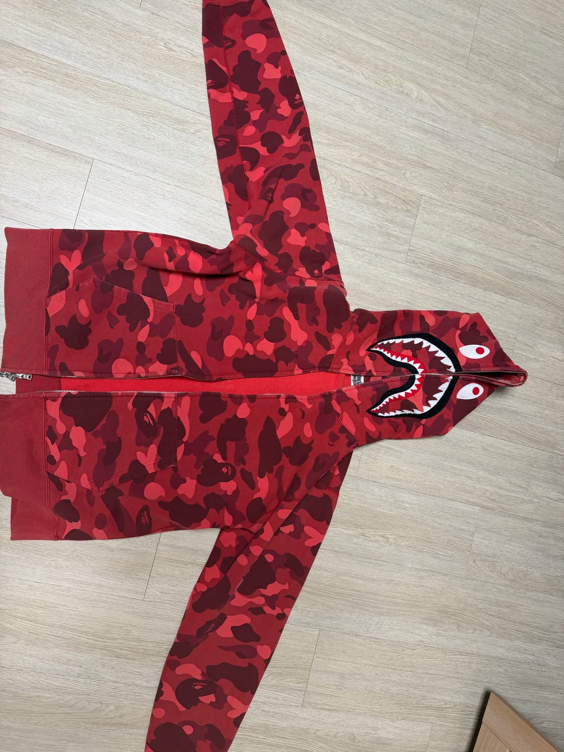 베이프 샤크후드 적계xl 상품이미지1