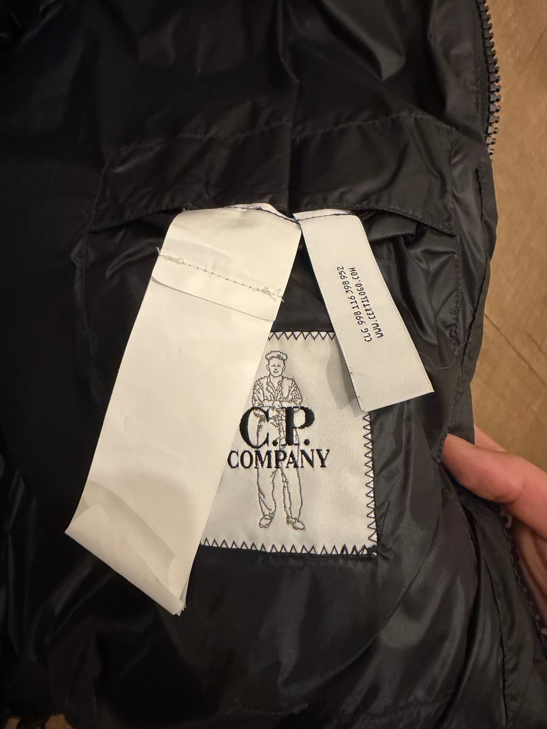 C.P. 컴퍼니 D.D. 쉘 후드 다운 자켓 블랙 - 25FW 상품이미지4
