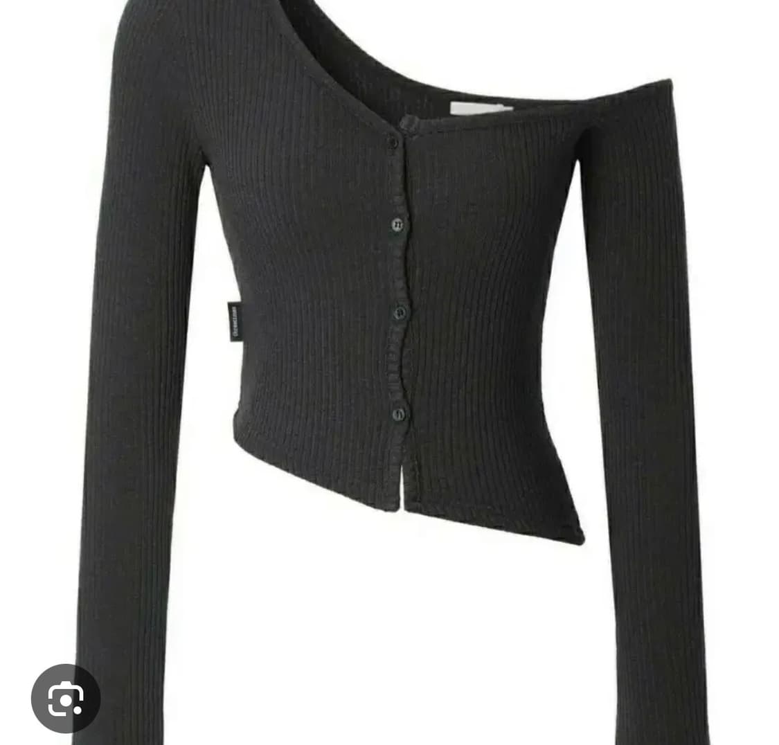 쓰리타임즈 원숄더 티 상품이미지1