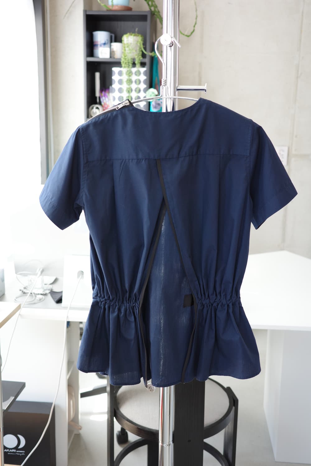 사카이 럭 15aw 드로우 스트링 백 오픈 블라우스 상품이미지3