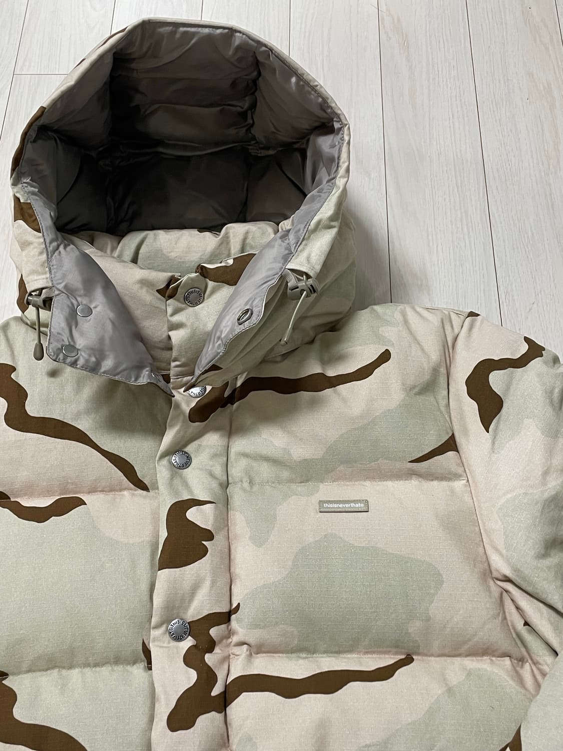 [새상품] 디스이즈네버댓 카모플라주 덕다운 패딩 M 사이즈 상품이미지4