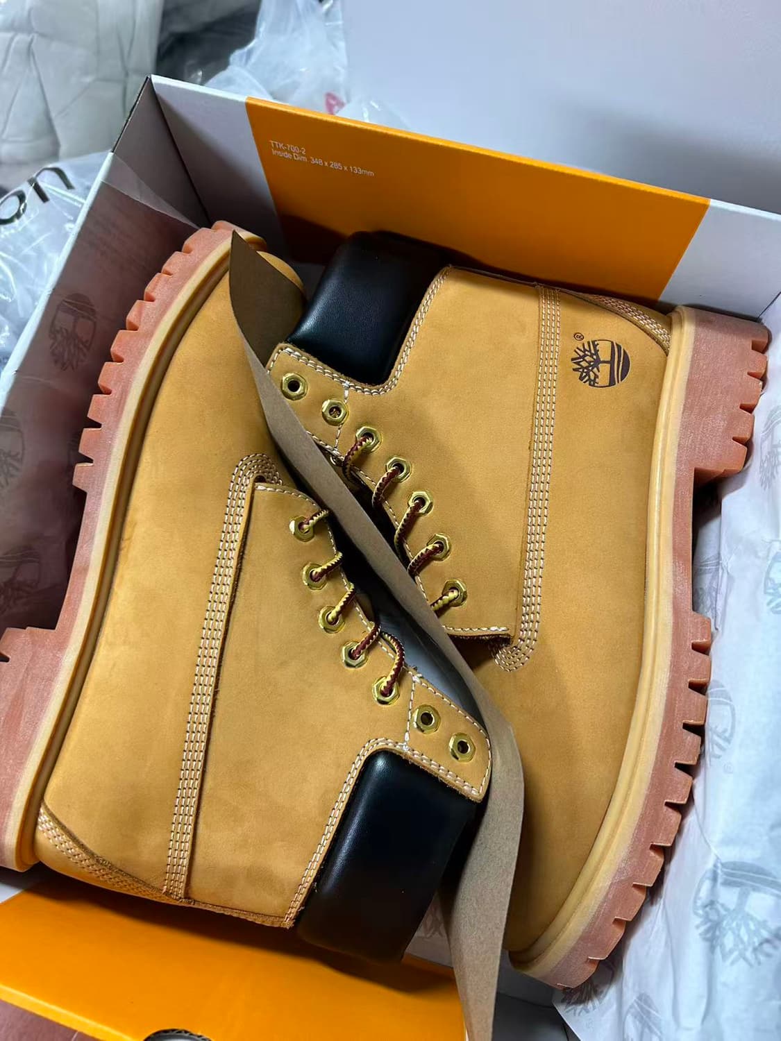 팀버랜드 프리미엄 6인치 워터프루프 부츠 위트 누벅 270mm 상품이미지1