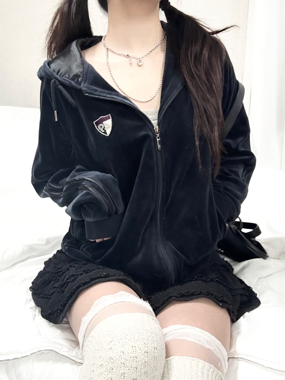 아식스 00‘s 글리터로고 벨벳 후드집업 상품이미지1