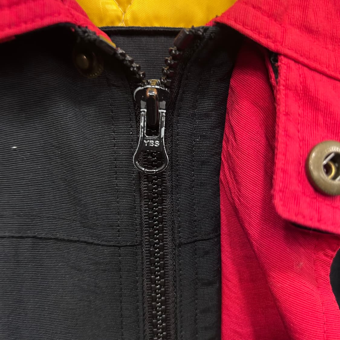 휠라 다운힐 올드스쿨 배색 헤비 나일론 점퍼 상품이미지4