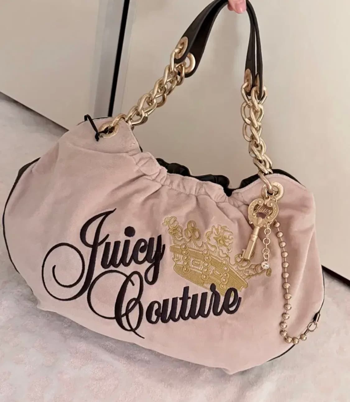 [새상품] 쥬시꾸뛰르 벨벳 숄더백 호보백 갸루 핀터레스트 대대장 상품이미지1