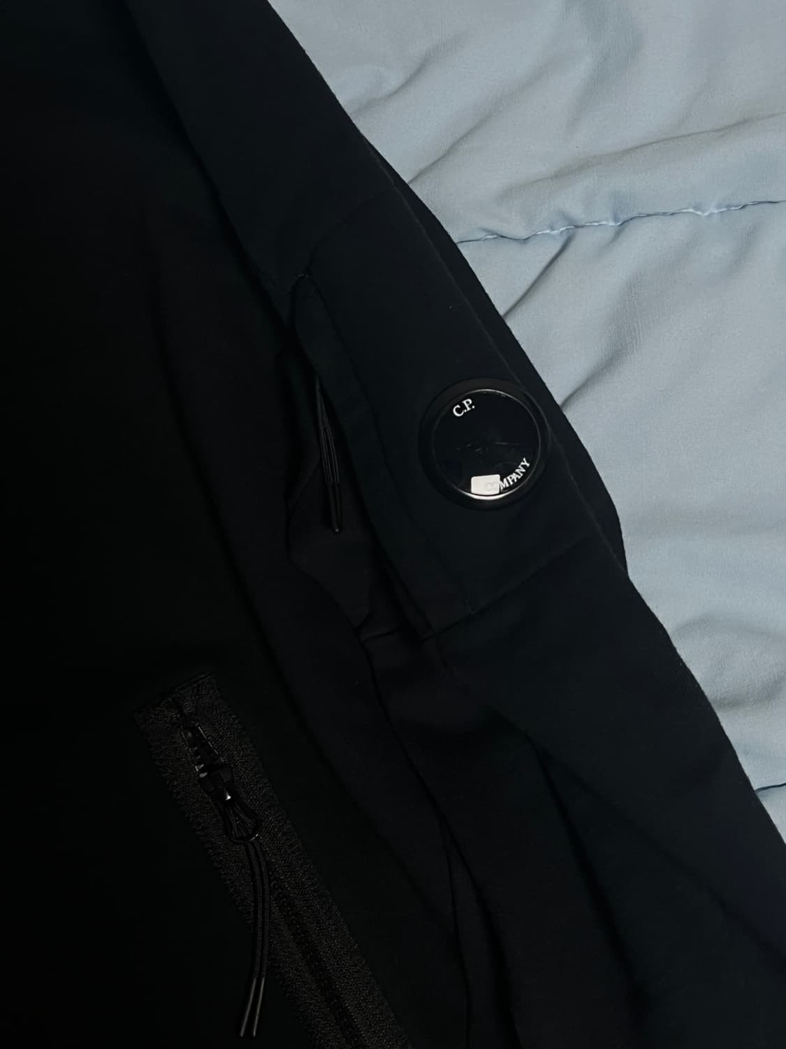 CP컴퍼니 블랙 맨투맨 상품이미지2