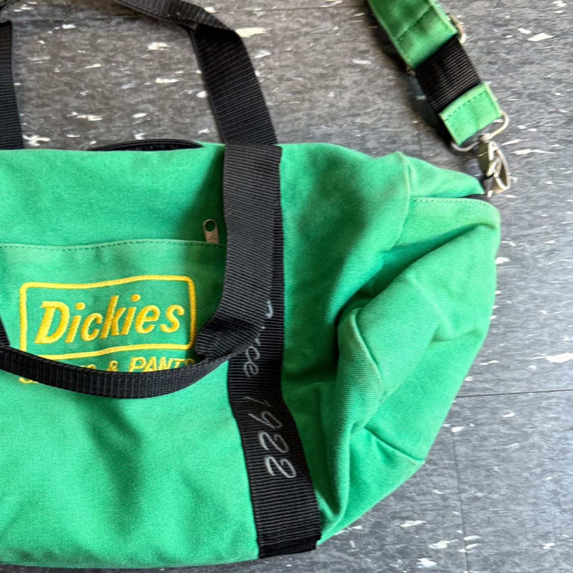 [DICKIES] 그린 캔버스 필드 숄더백 상품이미지4