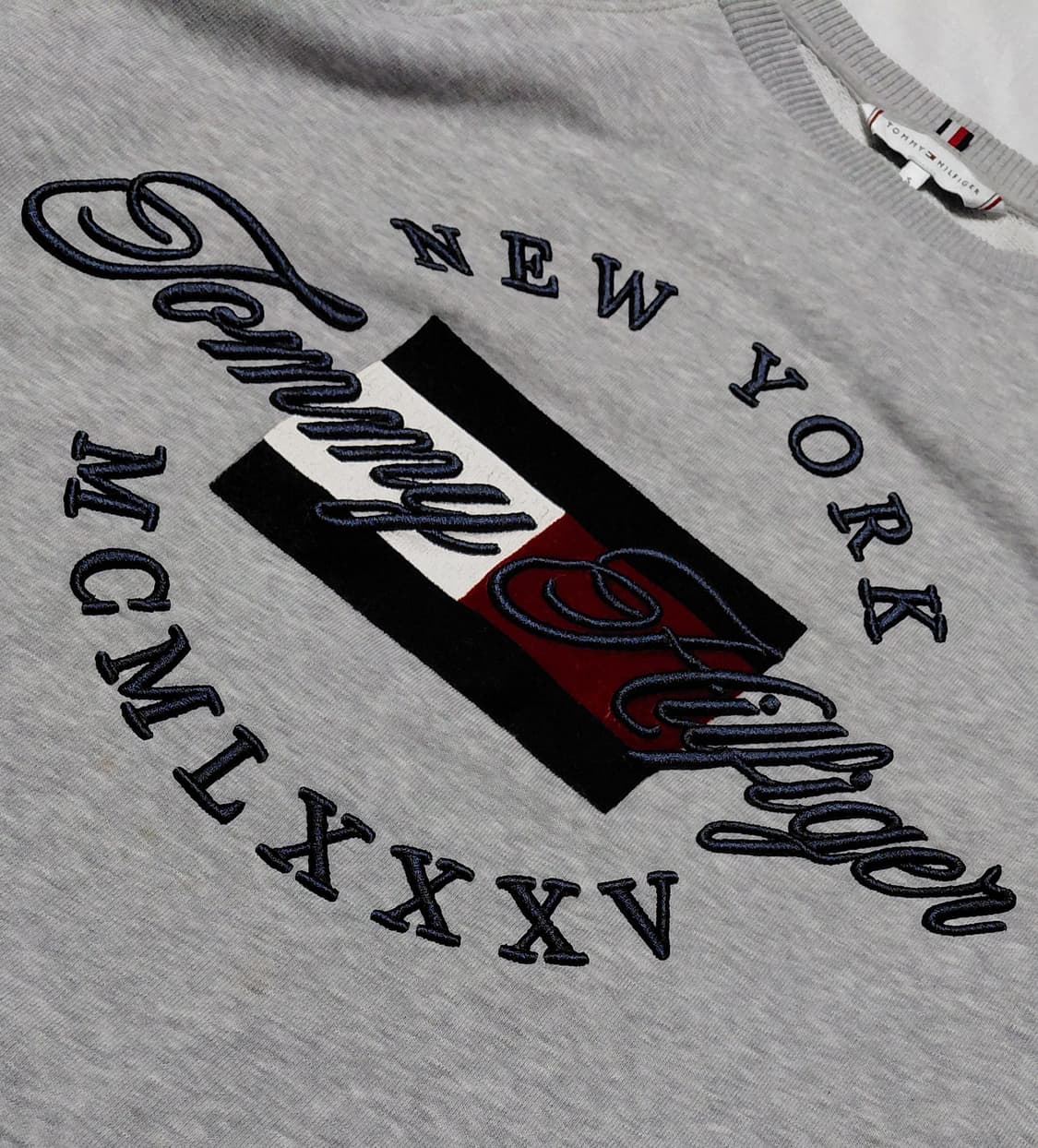 [M/무료배송] 남여공용 타미힐피거 맨투맨 상품이미지1