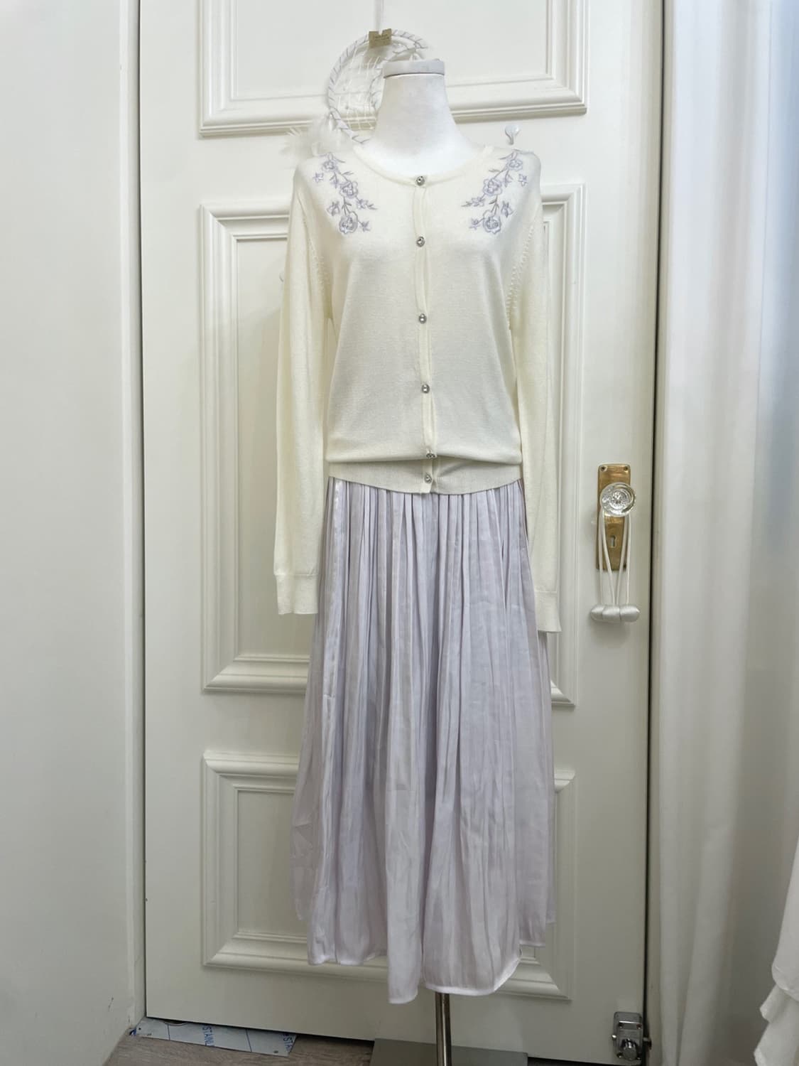 ivory pastel flower embroidery beautiful 상품이미지2