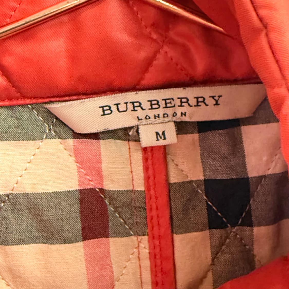 버버리 레드 컬러 퀄팅 자켓 M 상품이미지2