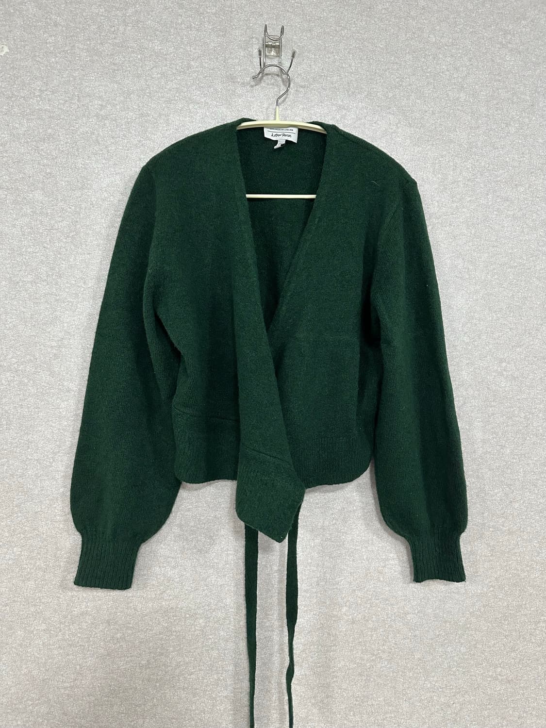 앤아더스로리즈 울혼방 랩가디건 상품이미지1