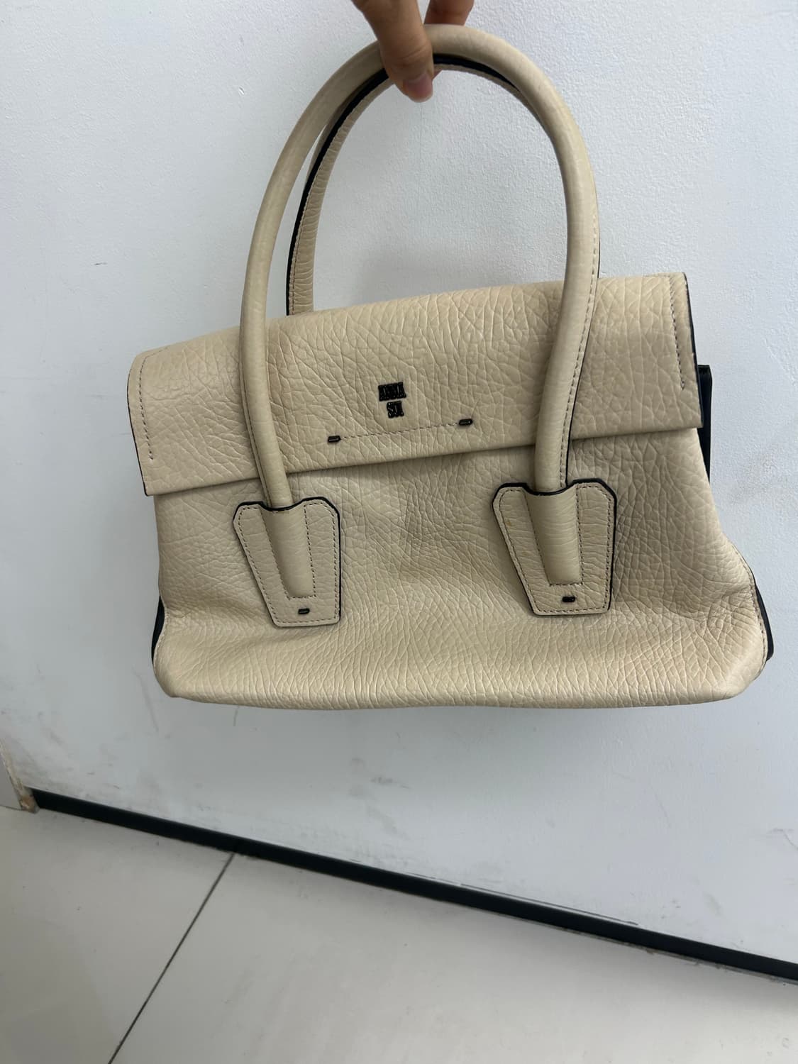 안나수이 레더토트백 크로스백 상품이미지1