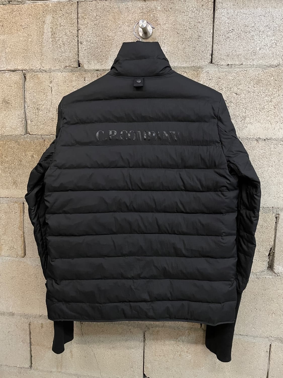 씨피 컴퍼니 내피 경량 패딩  상품이미지3