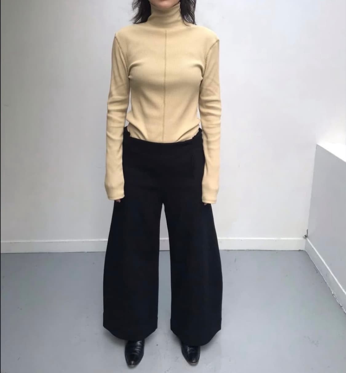 에옹쓰 터틀넥 머스타드 상품이미지1