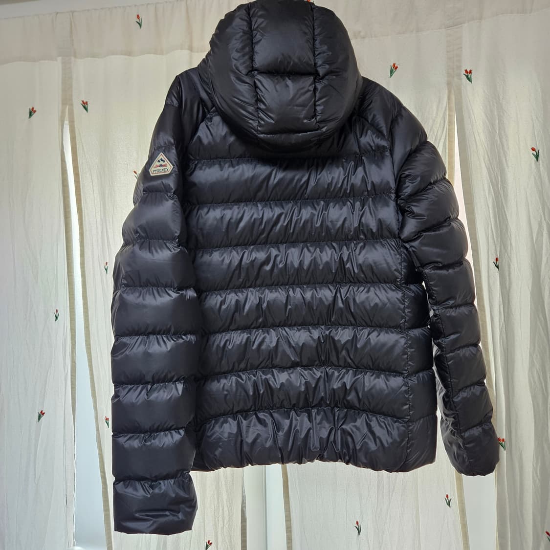 피레넥스 ARIAL 경량패딩 블랙 M사이즈 상품이미지2