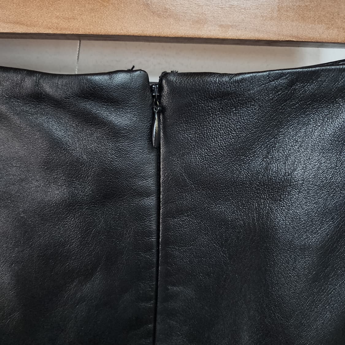MIK 블랙 양가죽 스커트 H라인 상품이미지4
