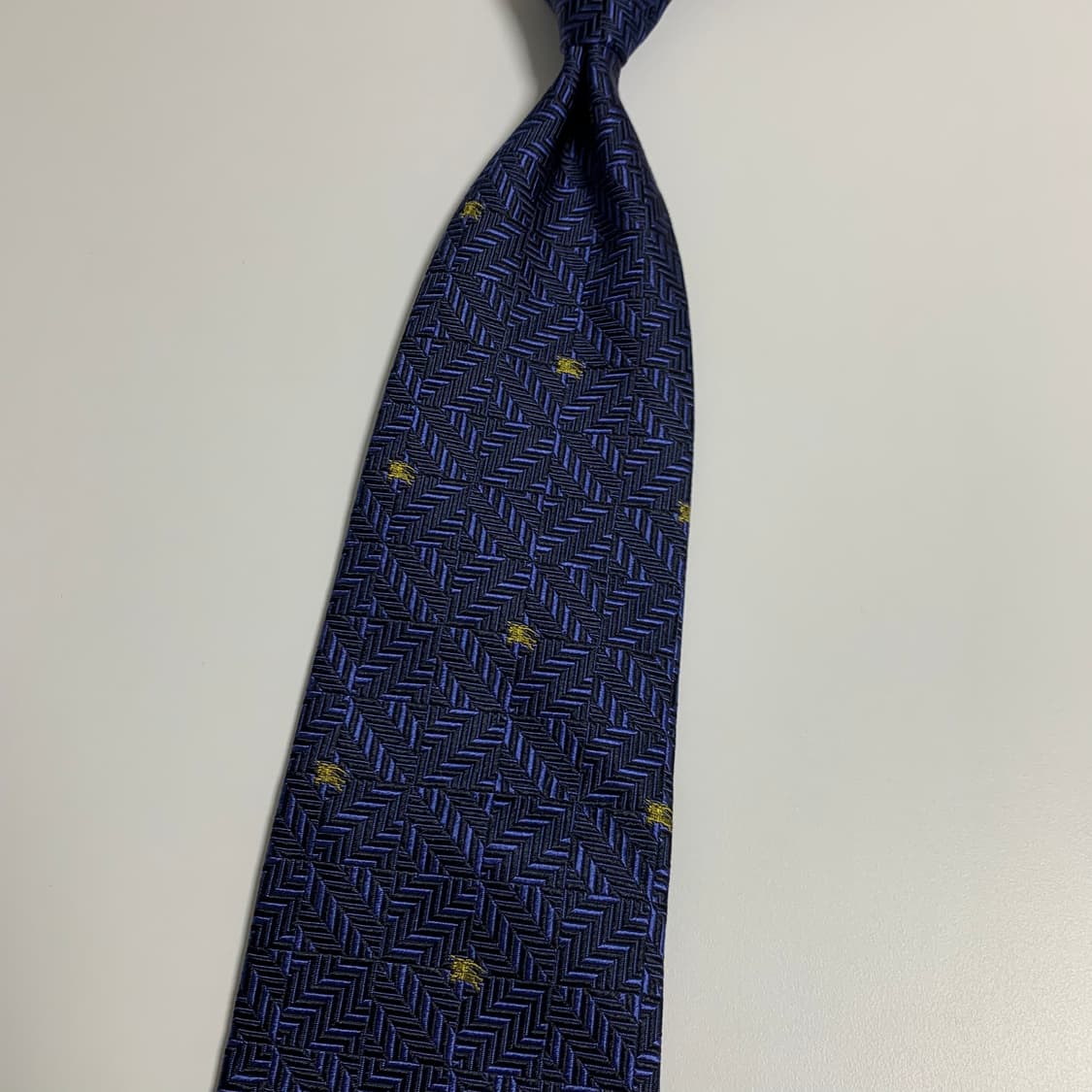 버버리(BURBERRY) 모노그램 명품넥타이 기하학적패턴 S등급 상품이미지9
