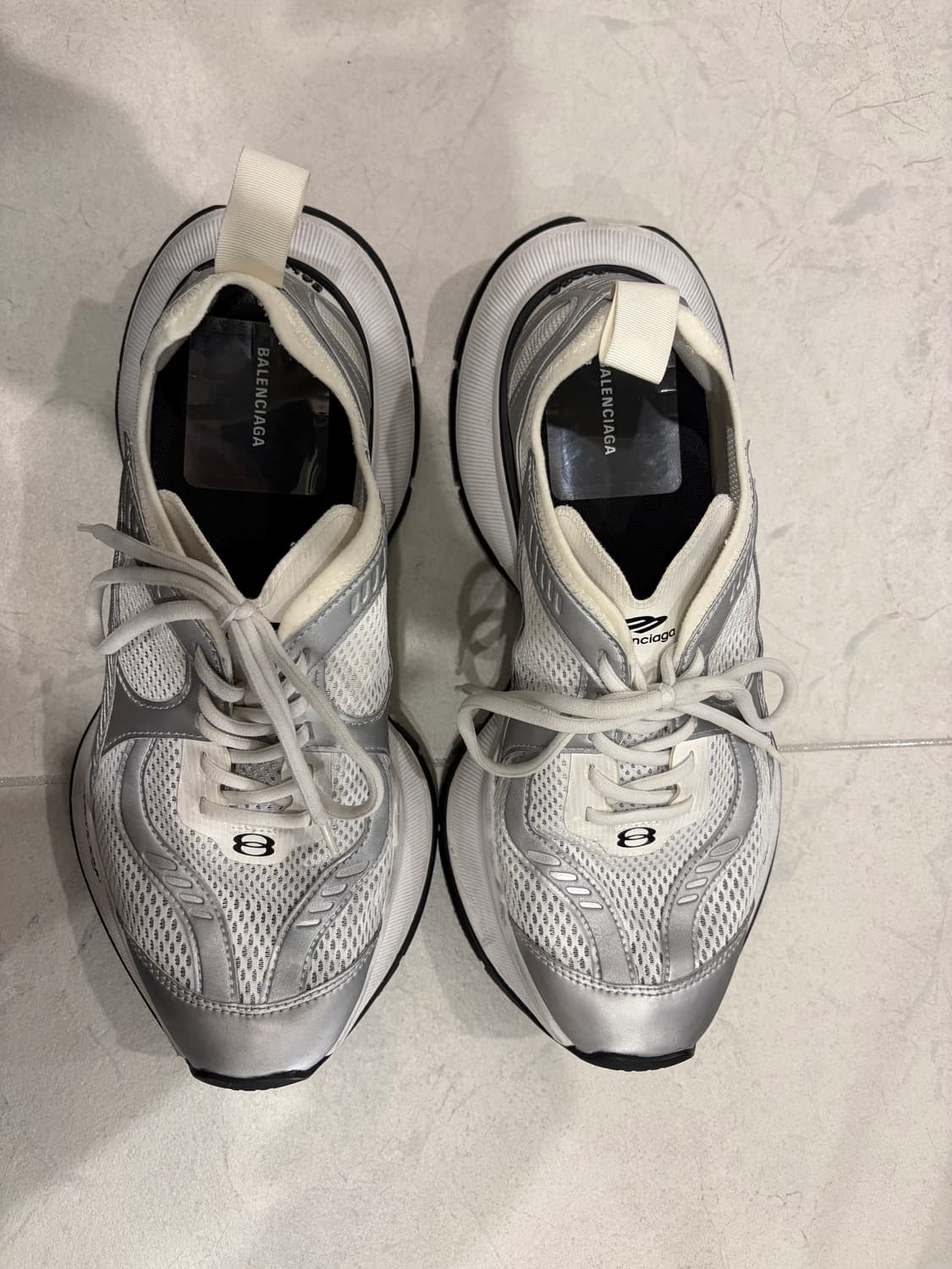 발렌시아가 서킷 스니커즈 실버 상품이미지1