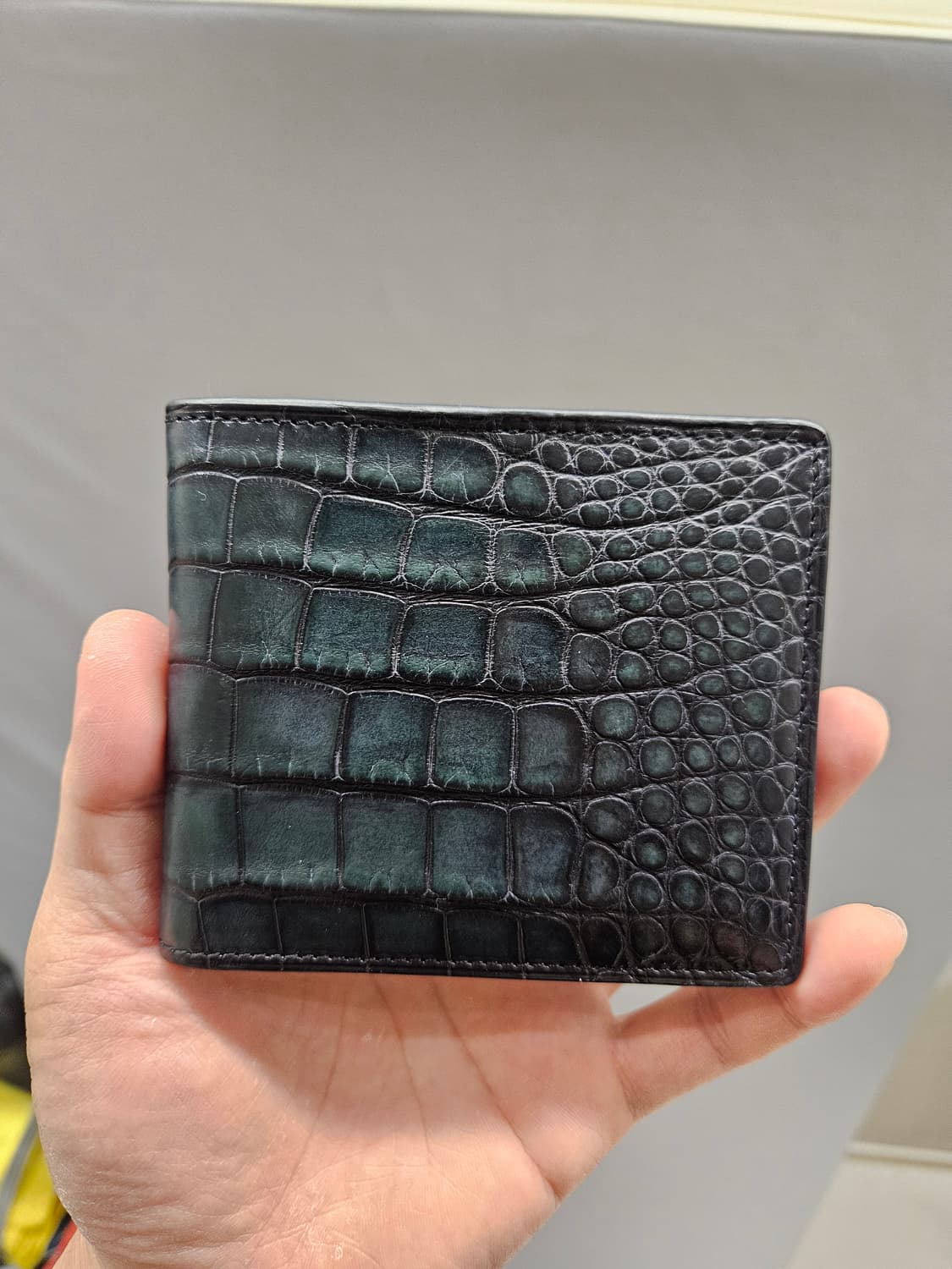 벨루티 엘리게이터 반지갑 상품이미지4