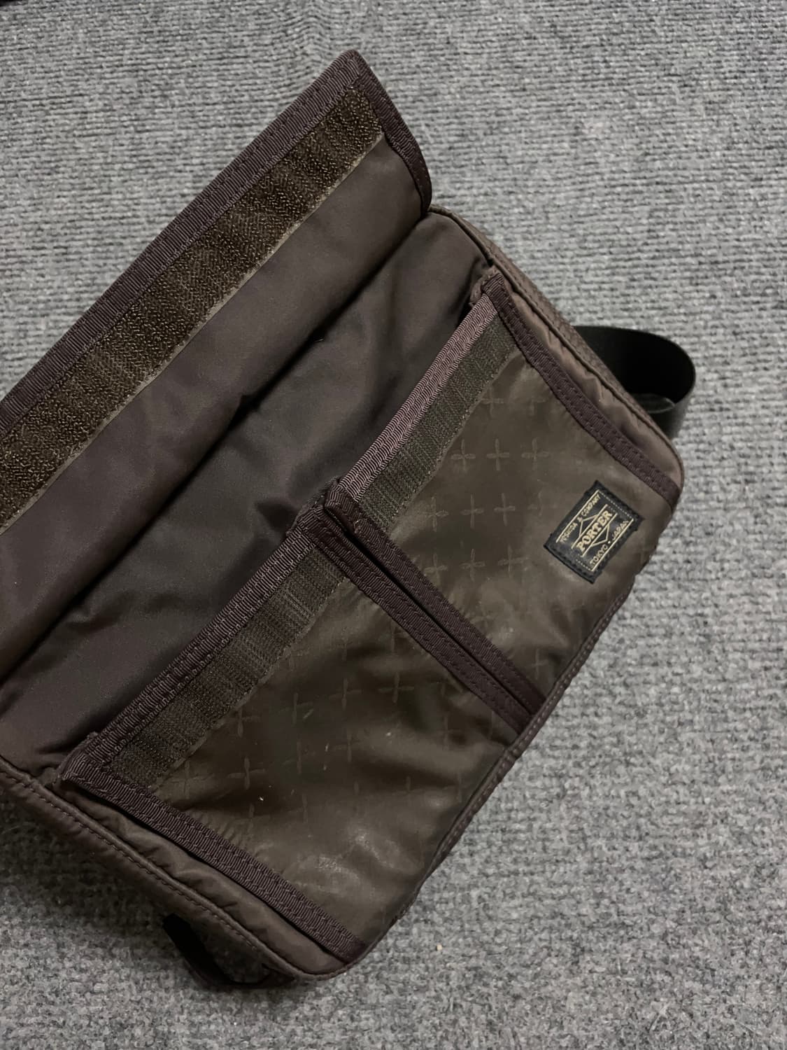 포터 브라운 나일론 숄더백 상품이미지3