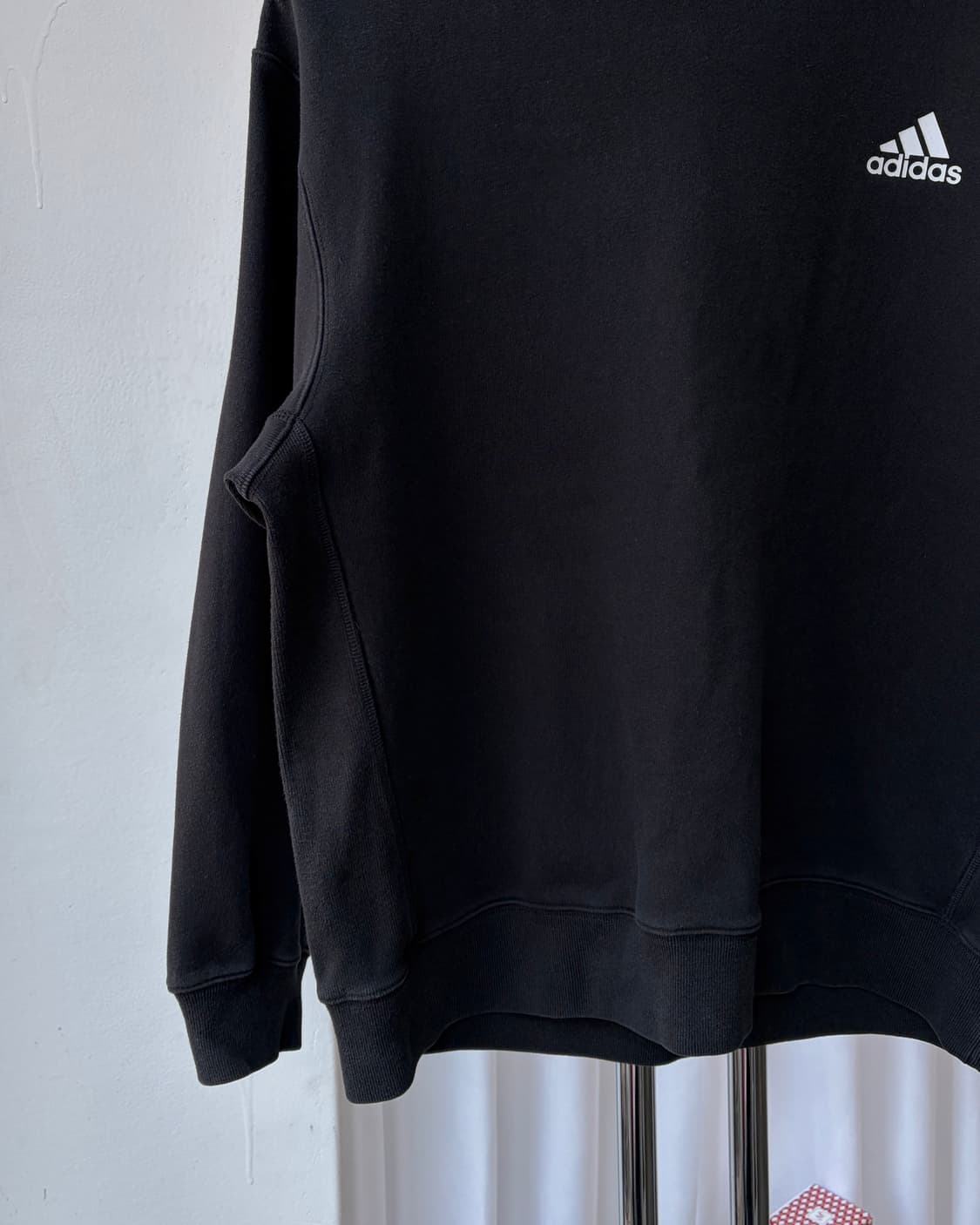 [M]아디다스 에센셜 클래식 블랙 맨투맨  상품이미지4