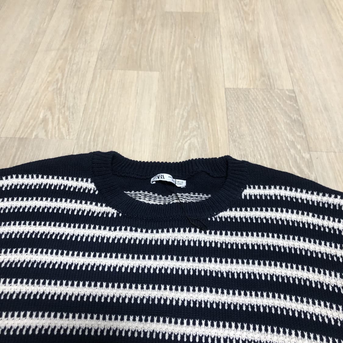 (L) 새상품 자라 ZARA SS 스트라이프 라운드 네이비 니트 상품이미지9