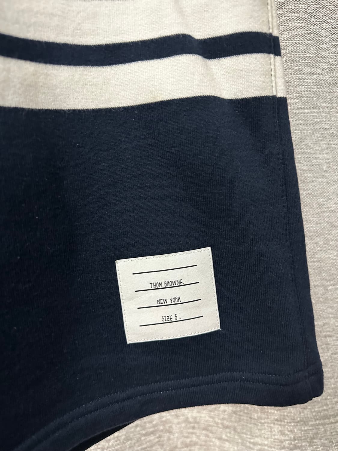 톰브라운 4선 트레이닝 하프팬츠 네이비 (5) 상품이미지2