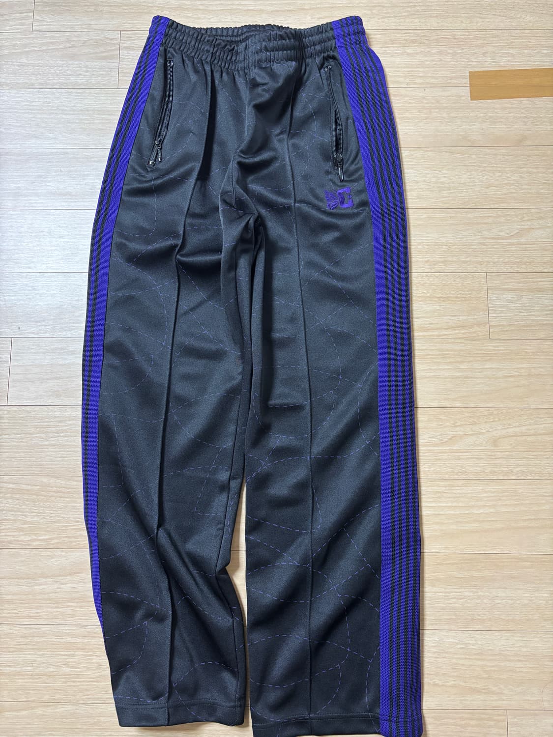 니들스 x dc 트랙 팬츠 원가:36만원 상품이미지3