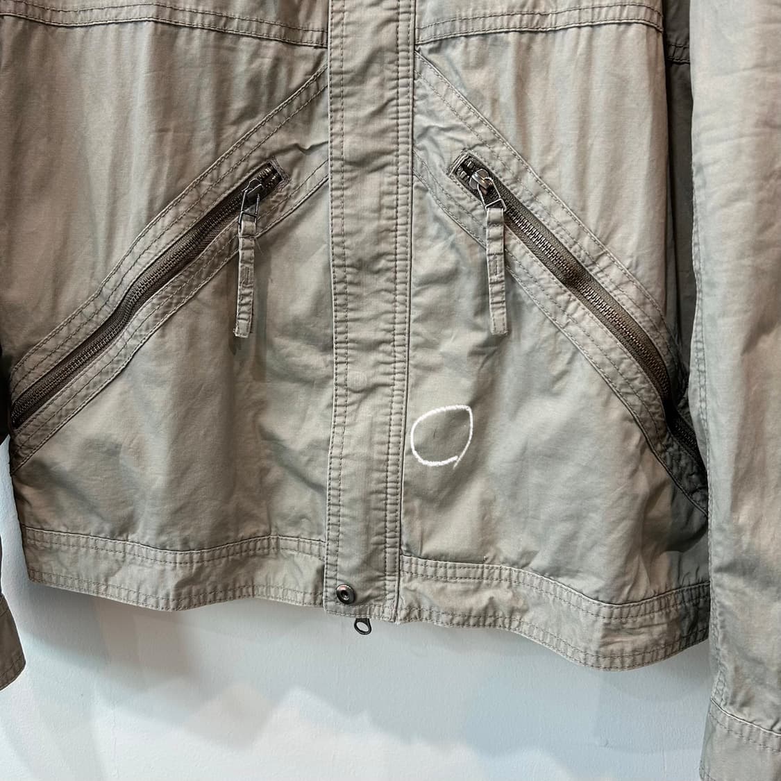 Hideaways 지퍼 디테일 자켓 상품이미지4