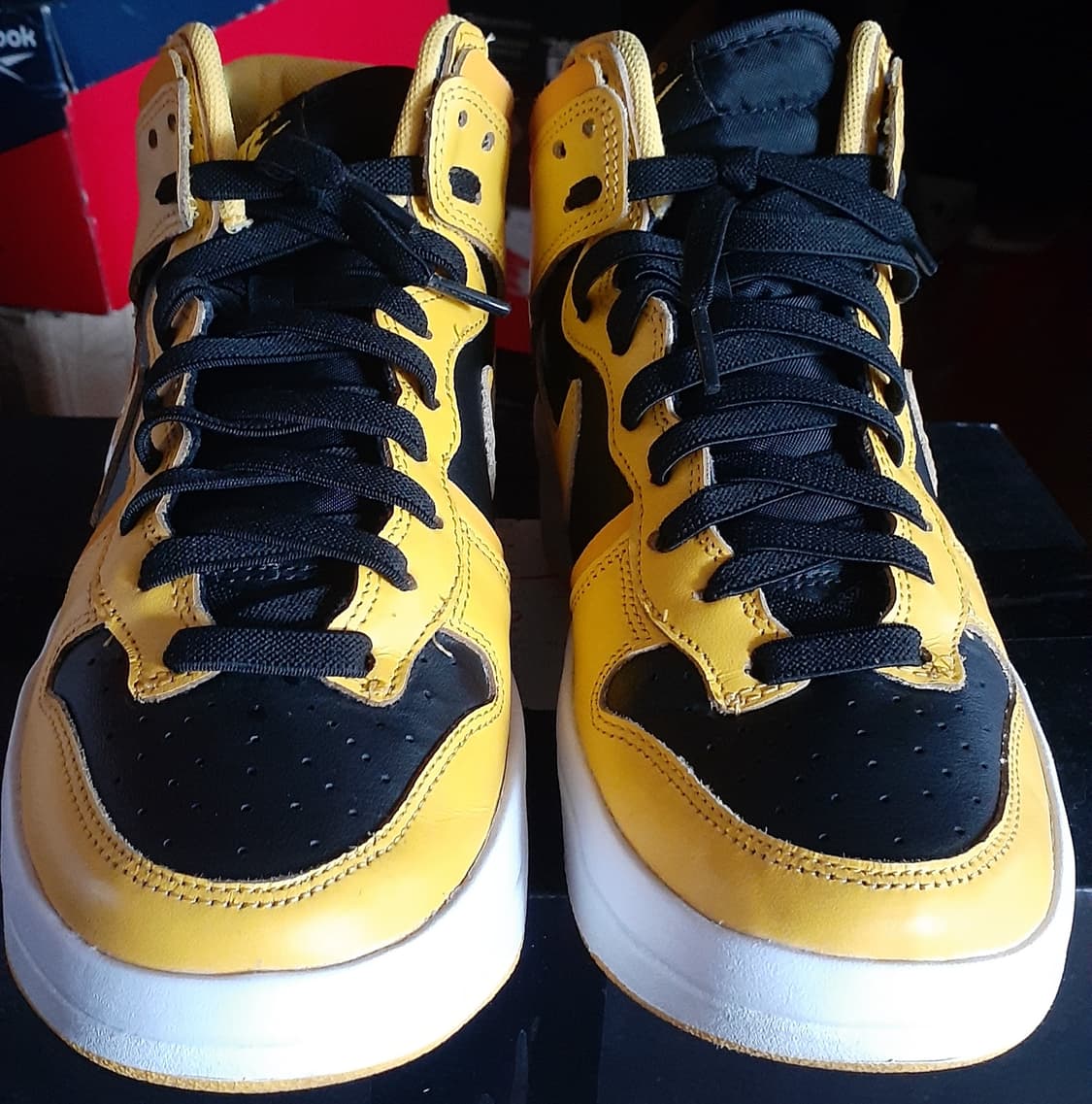 나이키 덩크 하이 업 블랙 엔 바시티 메이즈 240 상품이미지2