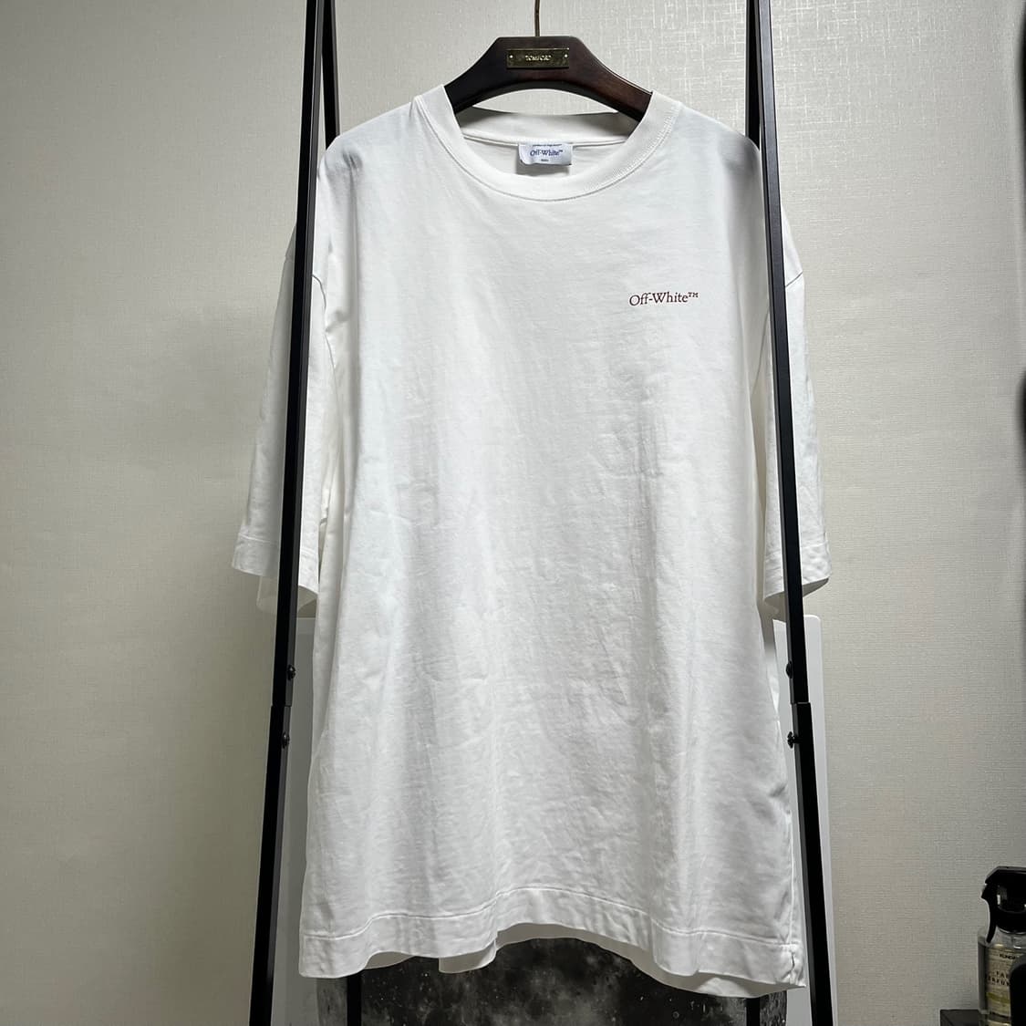 정품 M) 오프화이트 스프레이 애로우 로고 티셔츠 100~105 상품이미지1