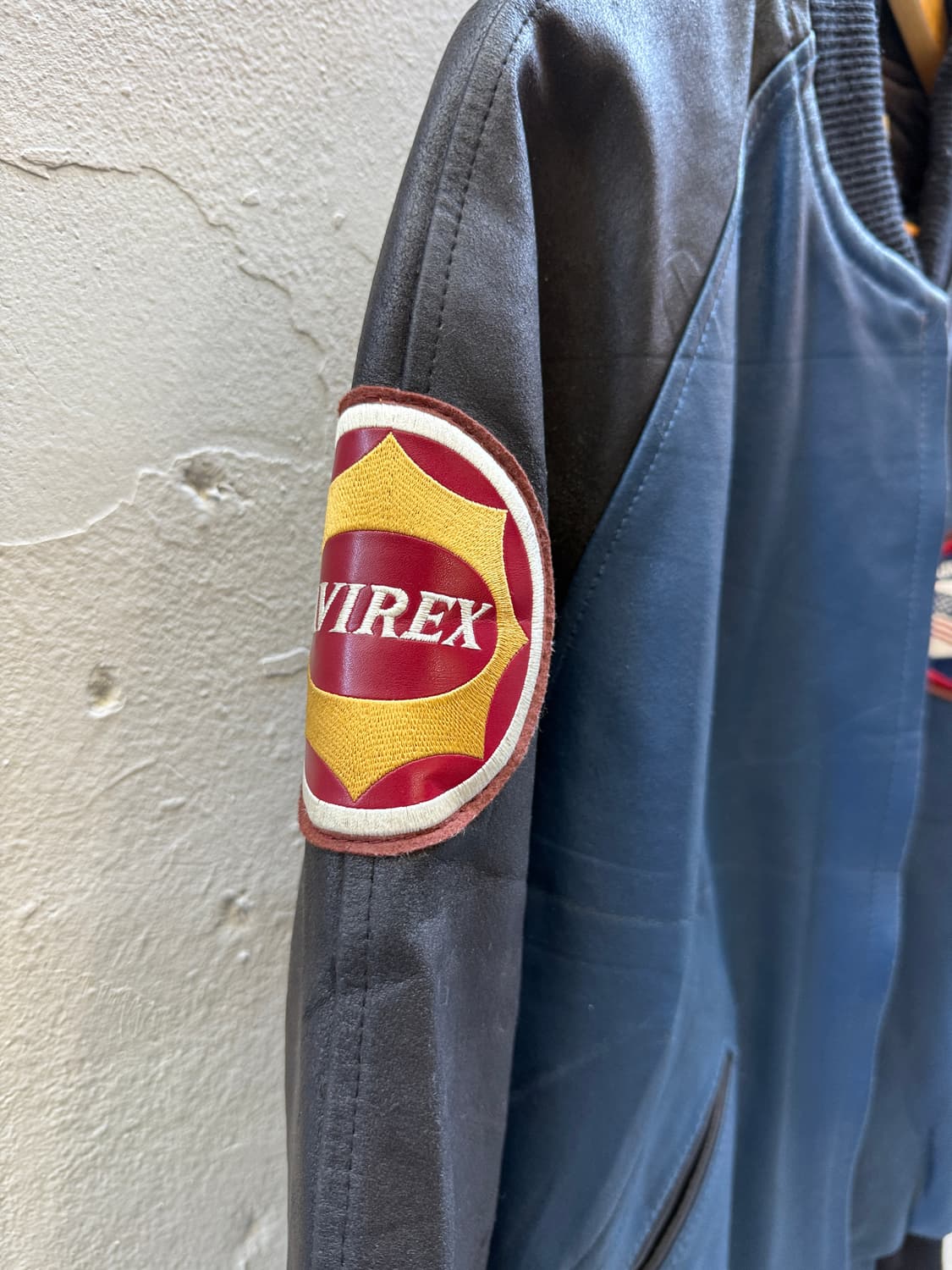 아비렉스 레더점퍼 상품이미지4