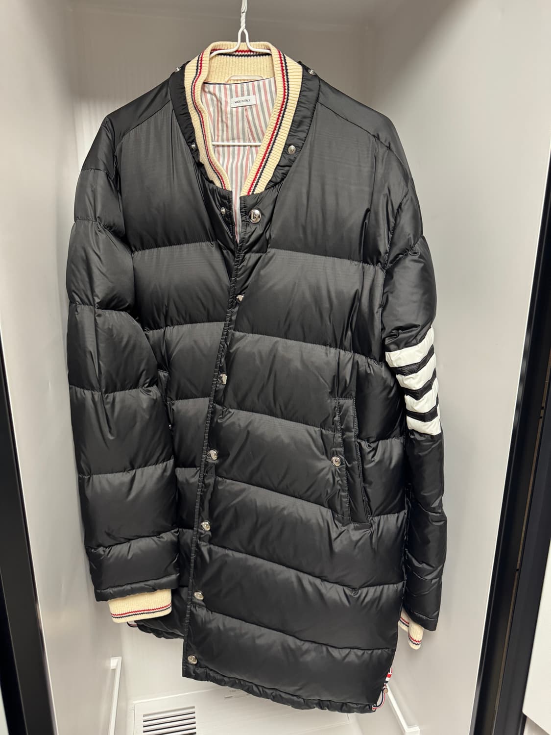 톰브라운 사선완장 후드 롱패딩 4 상품이미지1