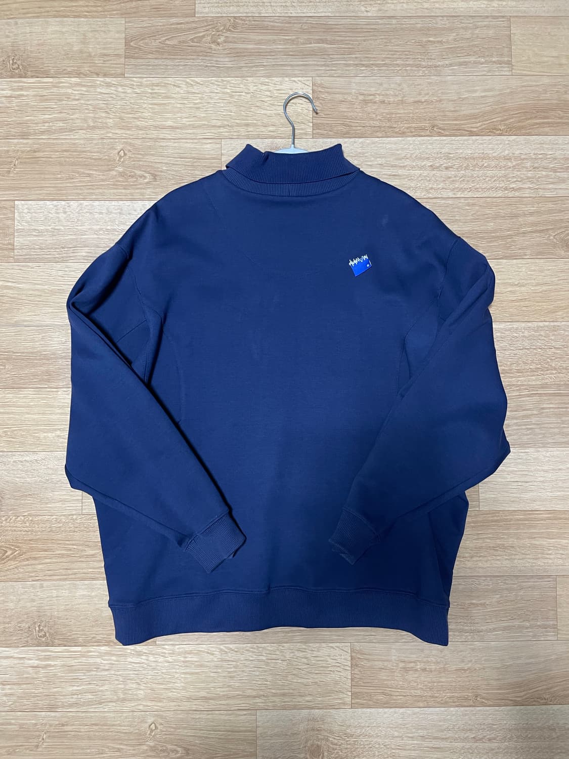 자라 X 아더에러 니트카라 절개패턴 맨투맨 상품이미지3