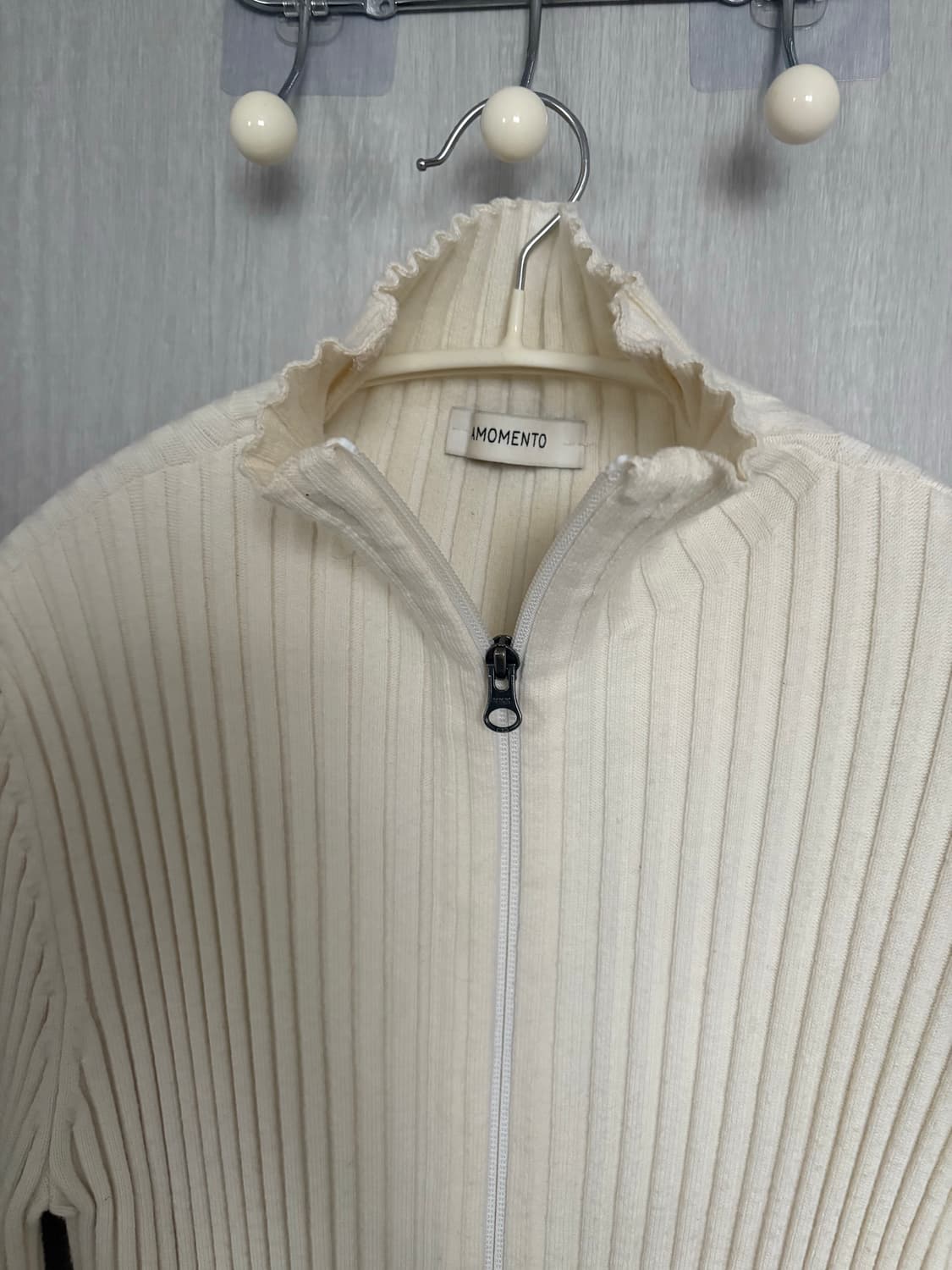 아모멘토 니트집업 상품이미지3