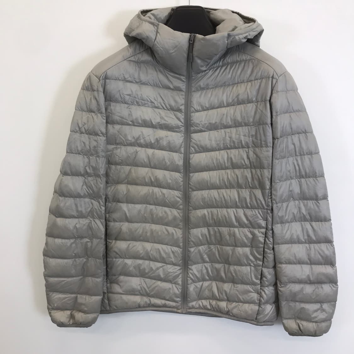 유니클로 실버 울트라라이트다운 후드패딩 [M] 상품이미지1