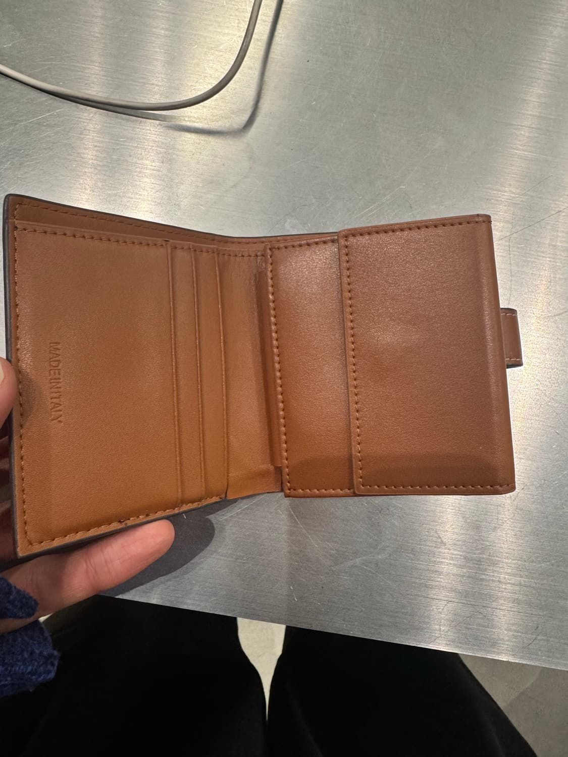 셀린느 트리옹프 캔버스 & 램스킨 스몰 스트랩 월렛 탄 상품이미지5