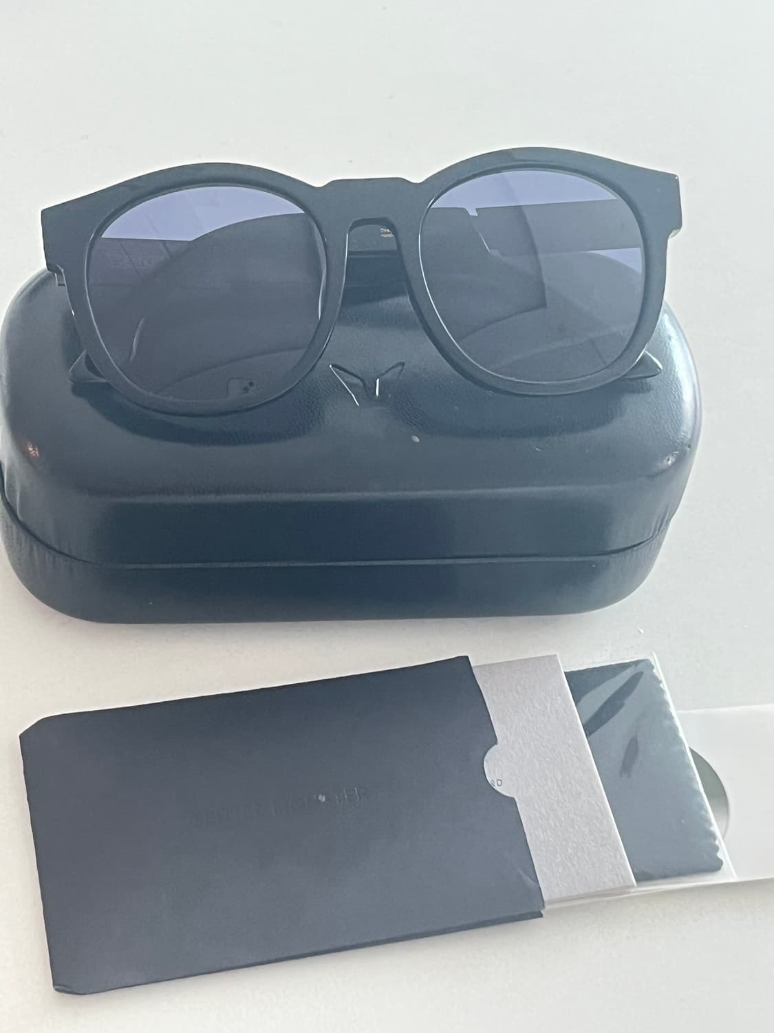 젠틀몬스터 Armor 아머 블랙 선글라스 상품이미지1