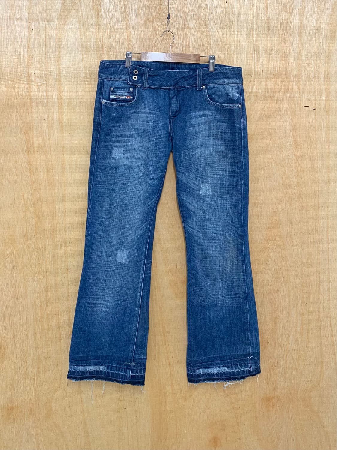 DIESEL boot-cut denim pant 디젤 로우라이즈 부츠컷 상품이미지2