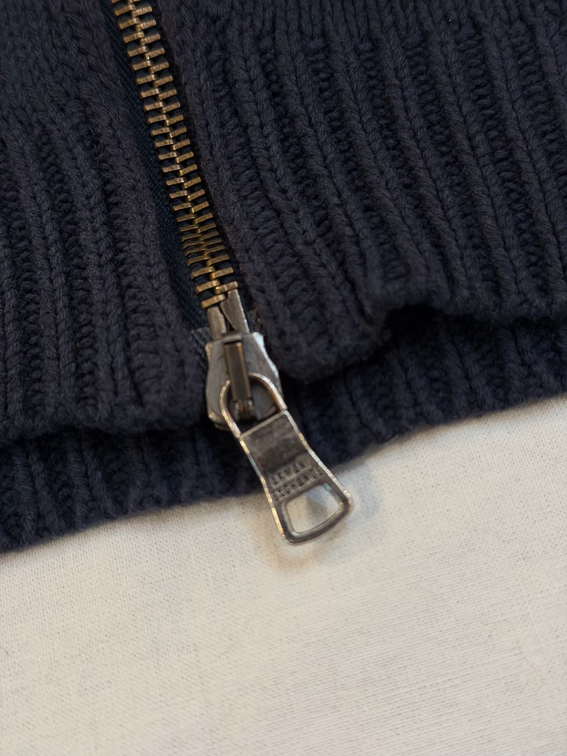 아르마니 익스체인지 투웨이 케이블 후드 니트 네이비 상품이미지2