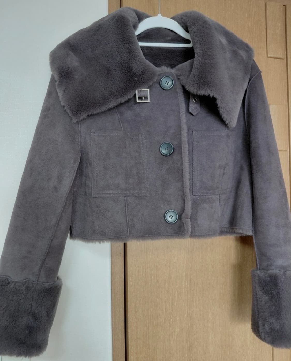 낫유어로즈 리버시블 무스탕 m 상품이미지3