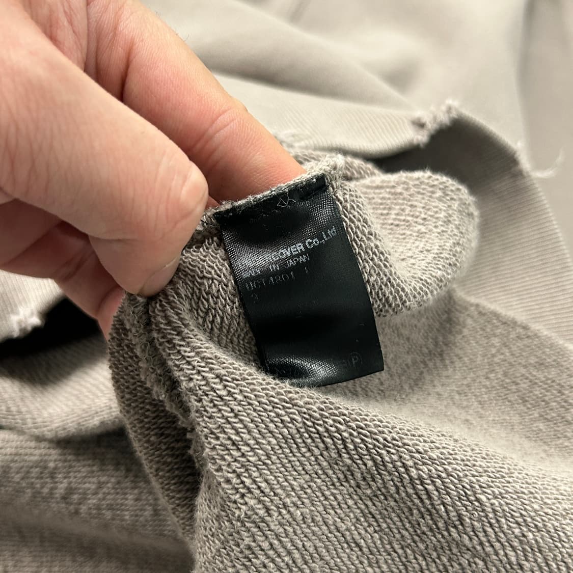 언더커버 17AW 데미지드 오버사이즈 스웻 상품이미지5