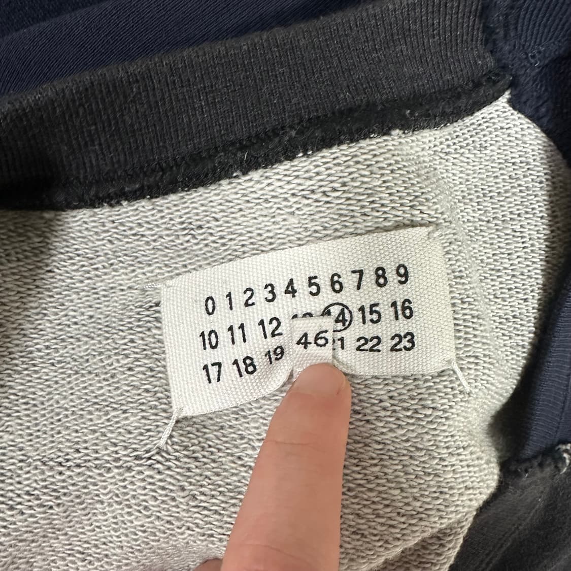 마르지엘라 17ss 리에디션 맨투맨 46 size 상품이미지9