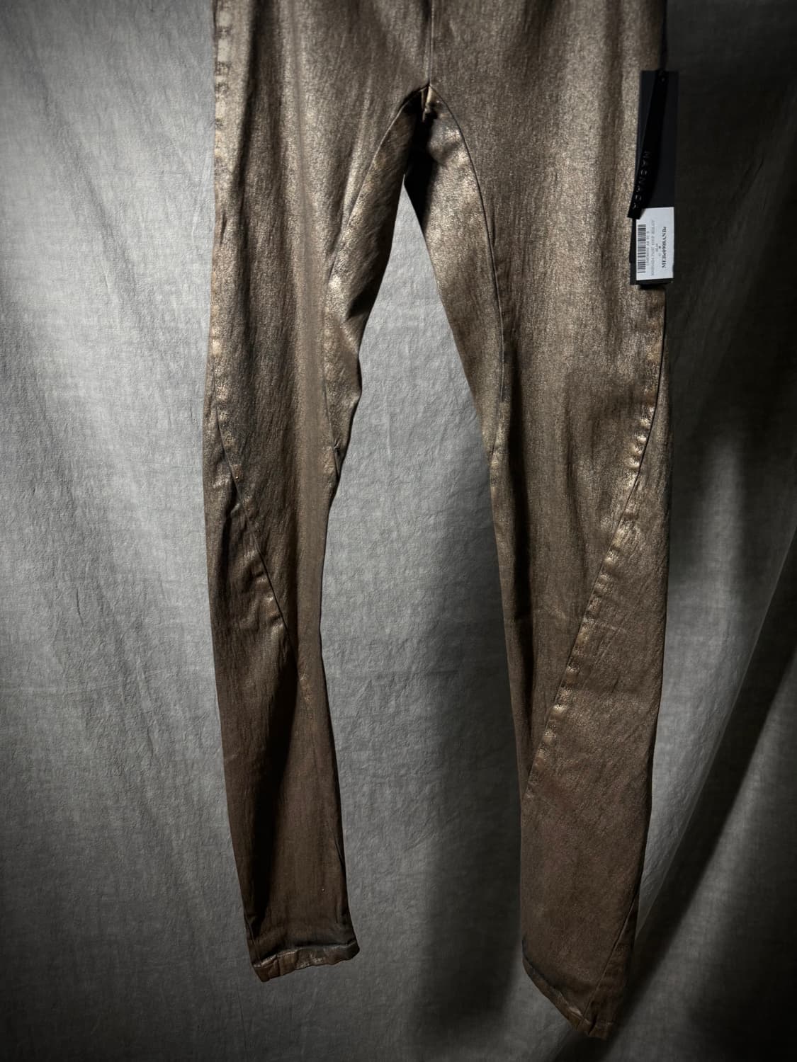 MASNADA Metallic Coated Slim Pants 상품이미지3
