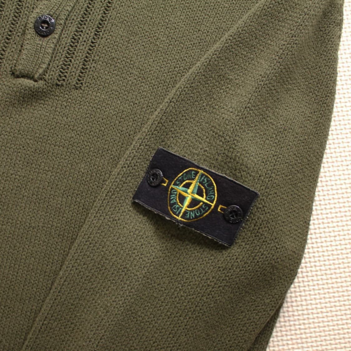 Stone lsland 스톤아일랜드 클래식 올리브 하프넥 니트 상품이미지5