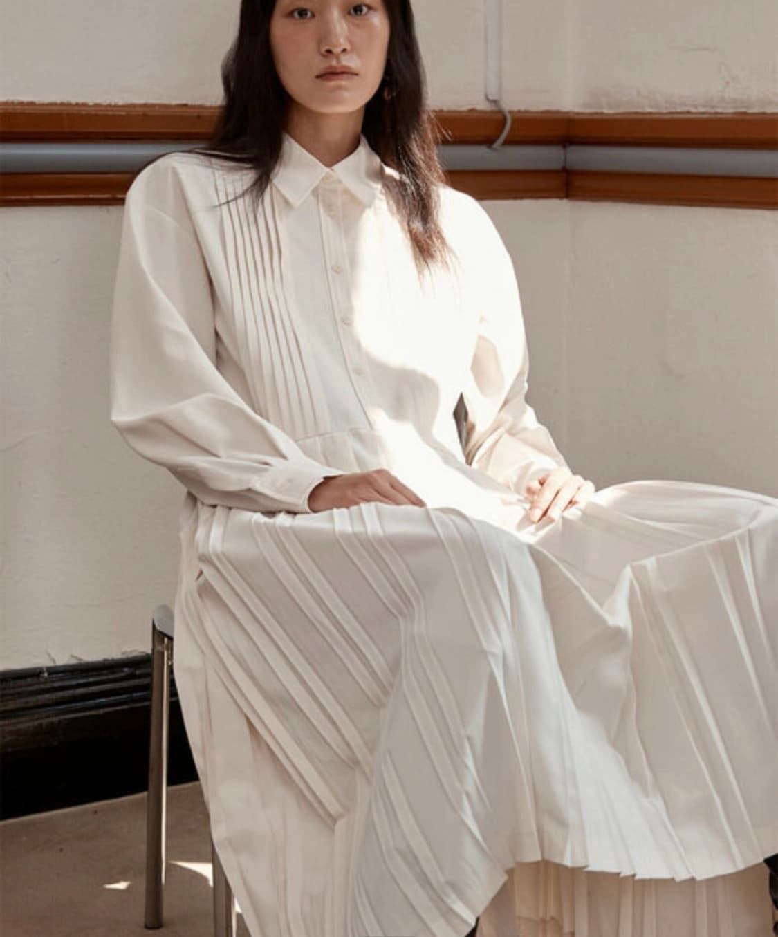 Low classic pleated dress - ivory 상품이미지1