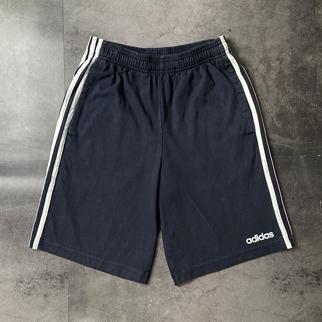 ADIDAS 아디다스 네이비 밴딩 스웨트 하프팬츠 A01205 상품이미지1